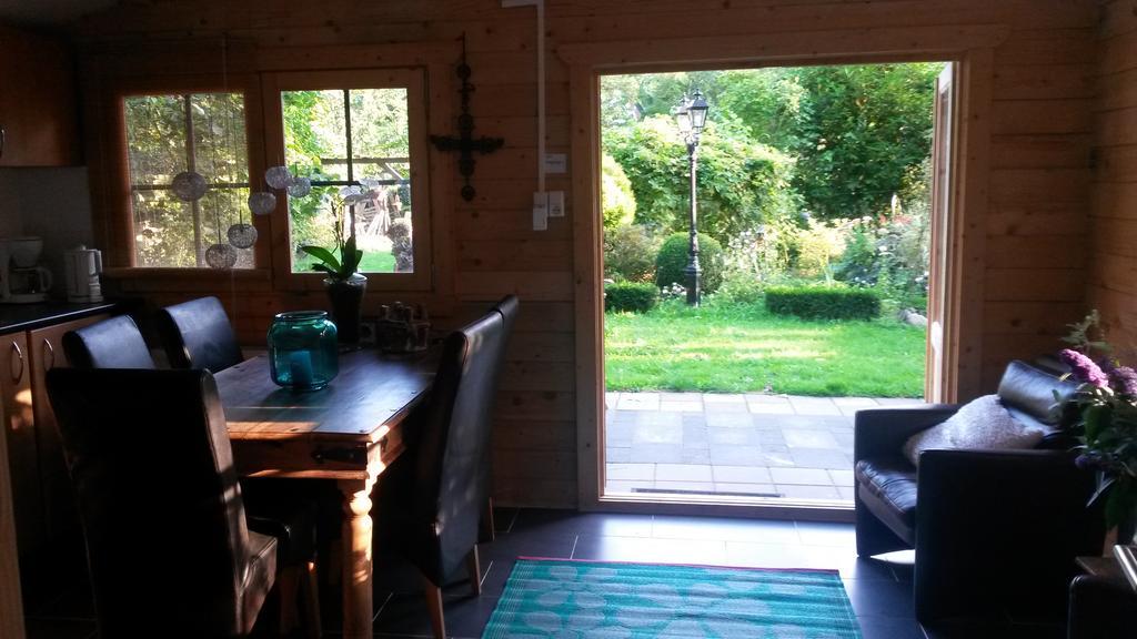 Guesthouse Vakantiehuis In Een Mooie Tuin In Het Centrum Van Zuidlaren! エクステリア 写真
